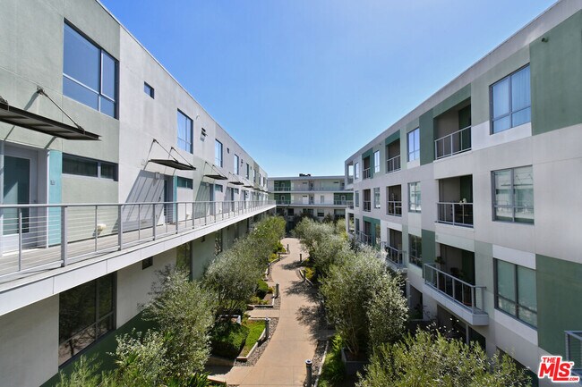 Building Photo - 11500 Tennessee Ave