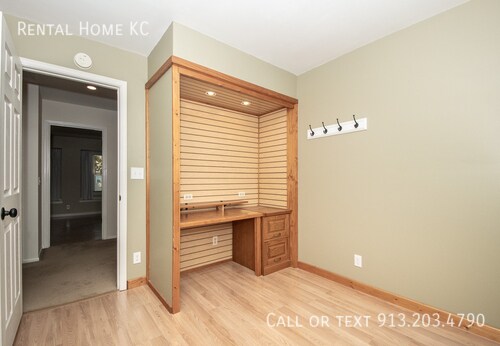 Building Photo - 15118 W 83rd St