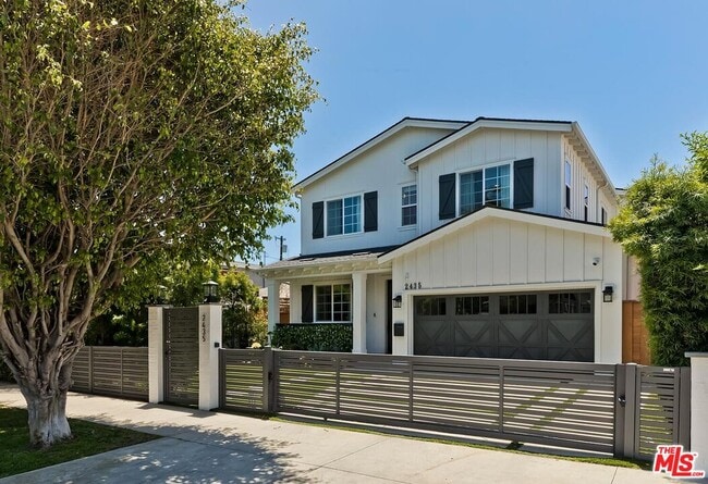 Building Photo - 2435 Louella Ave