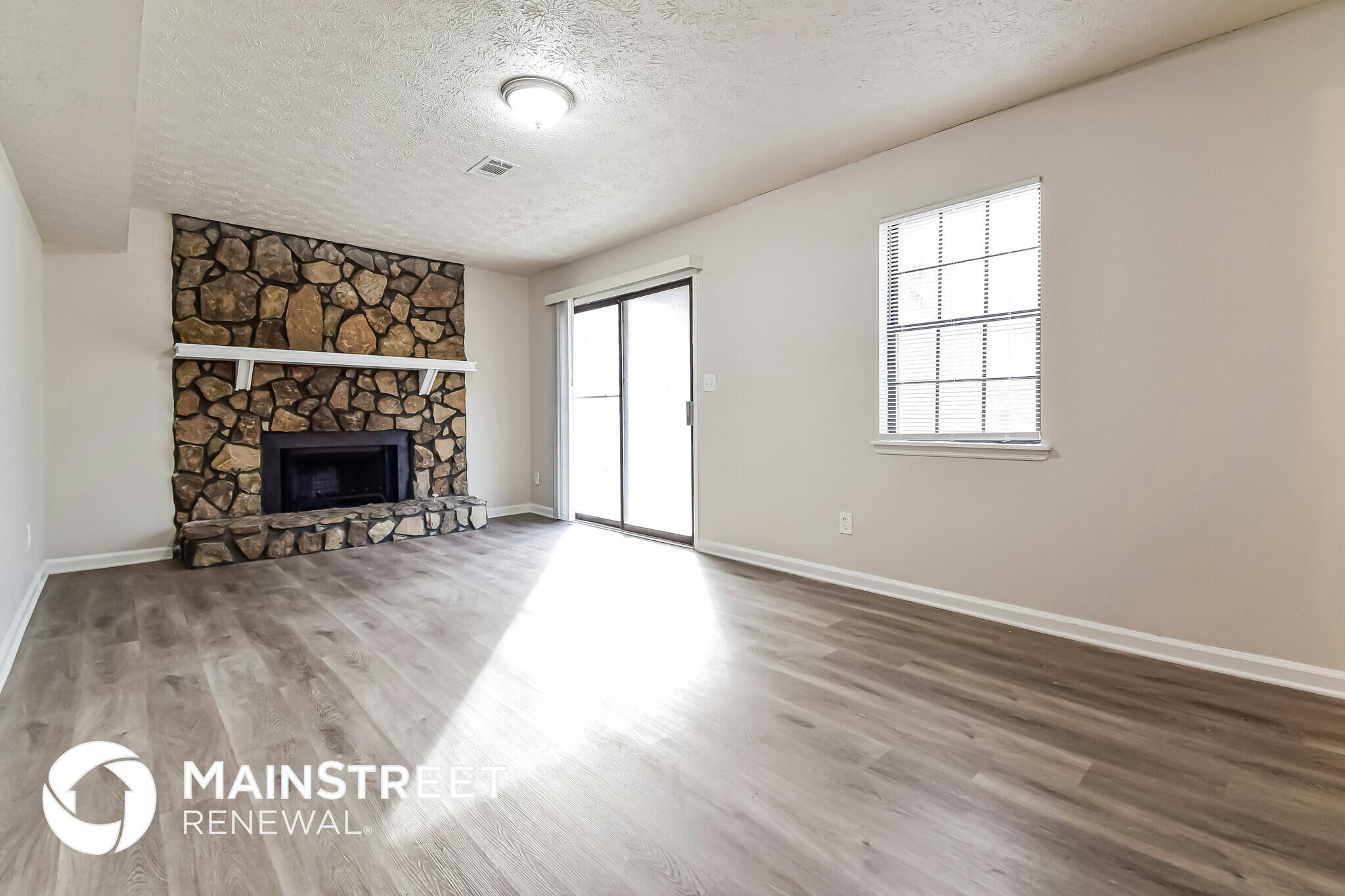 Building Photo - 4457 Woodbank Ln