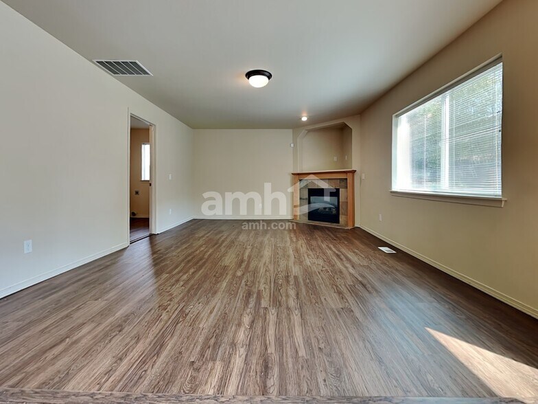 Building Photo - 2304 Cooper Crest Dr NW