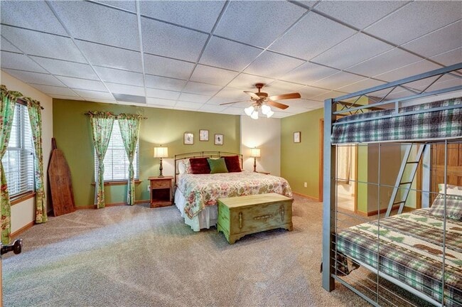 Building Photo - 495 Chicory Dr E