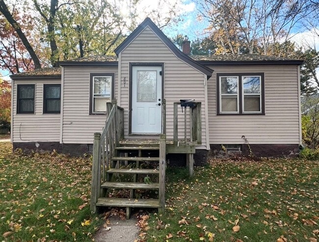 Building Photo - 801 Lake View Dr