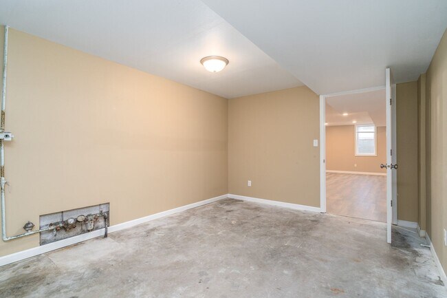 Building Photo - Beautiful Single Family Home