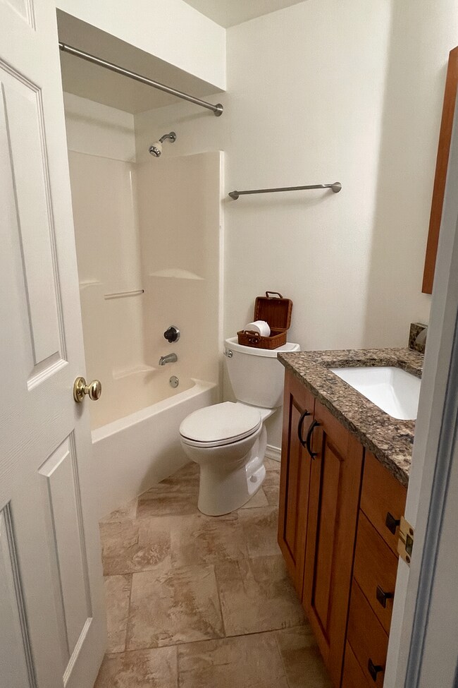 Building Photo - Murray Condo