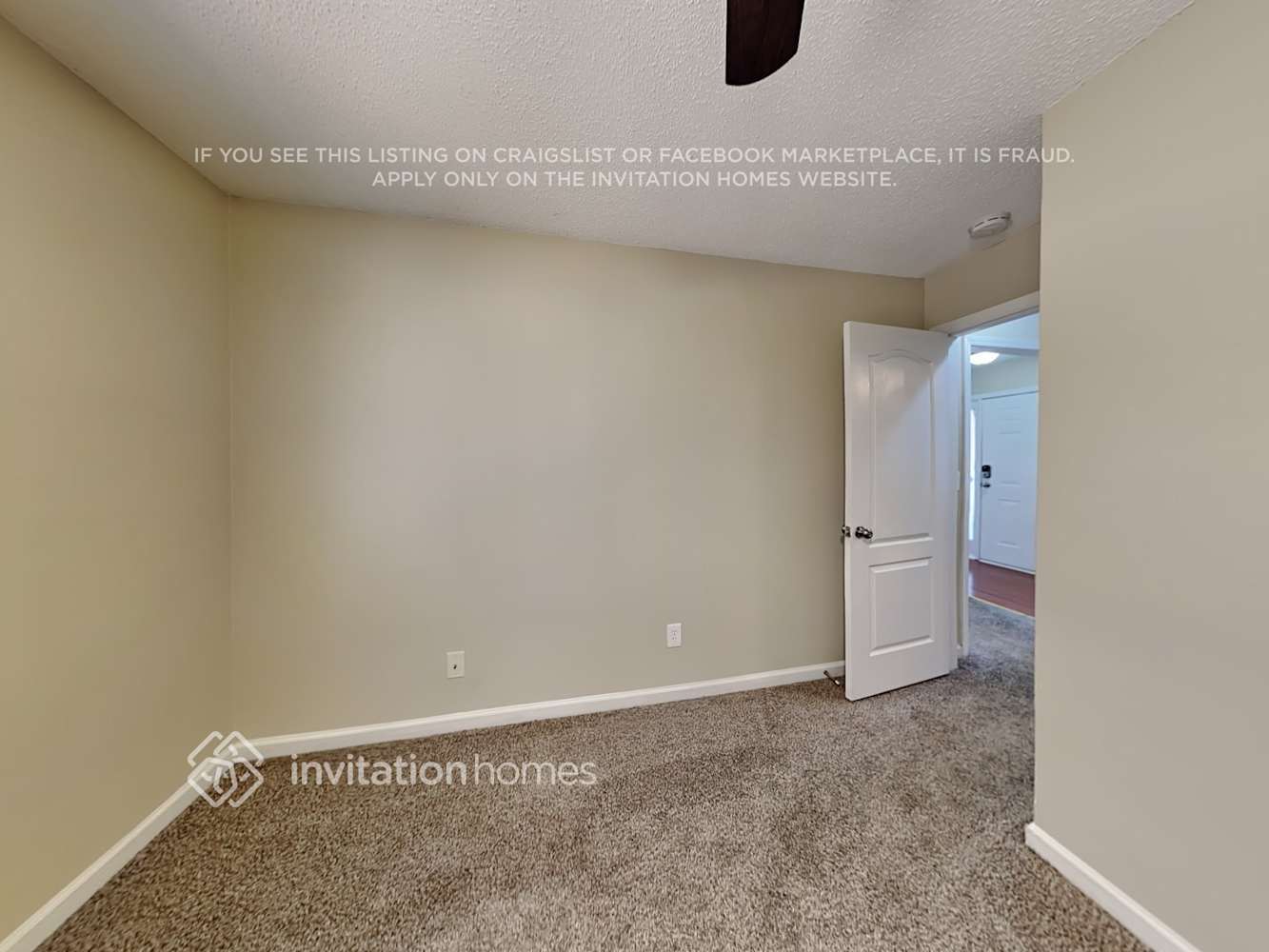 Building Photo - 1127 Chateau Terrace