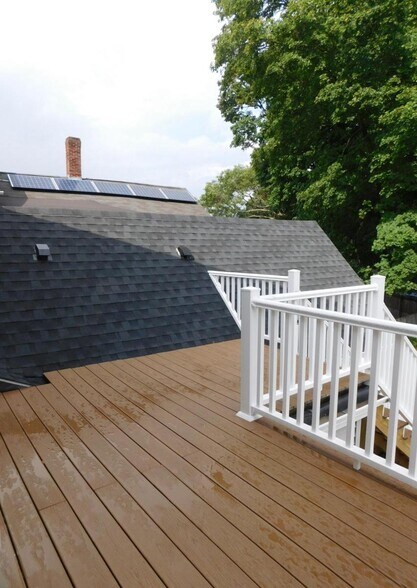 Building Photo - 978 Hyde Park Ave