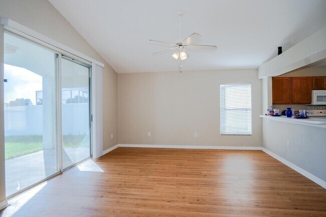 Building Photo - 10815 Lakeside Vista Dr
