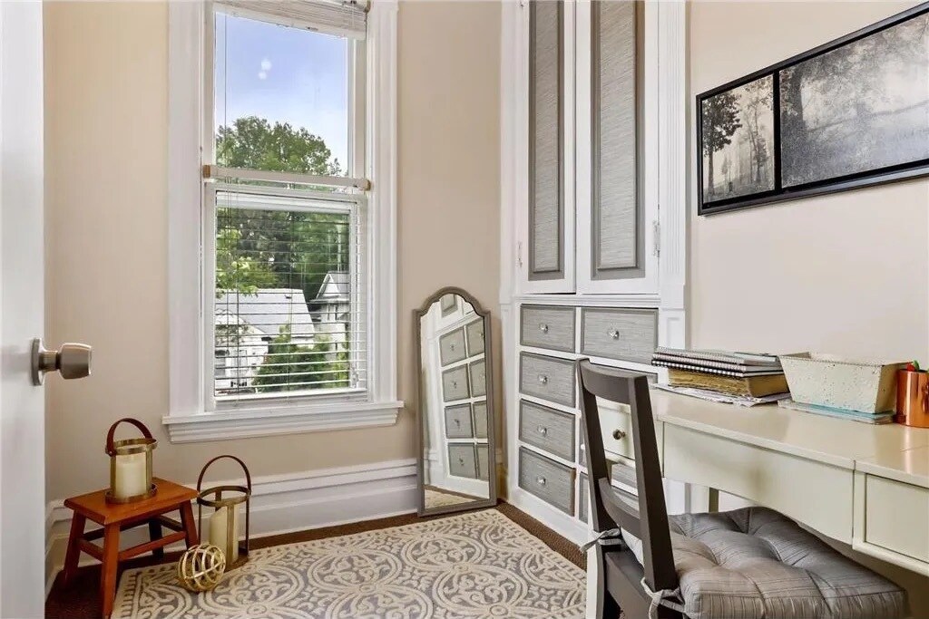 Unit 2 Bd 1 closet - 3208 Logan Ave N