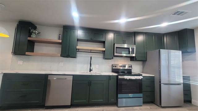 Building Photo - 1204 Live Oak St