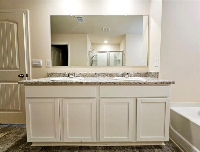 Building Photo - 274 Walnut Grv Wy