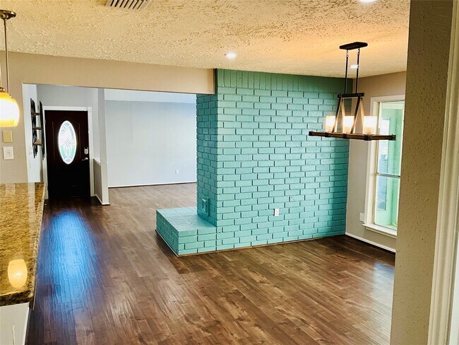 Building Photo - 11827 Moss Branch Rd