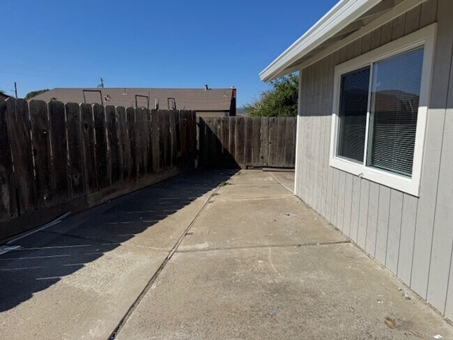 Building Photo - Bishop Street (605)