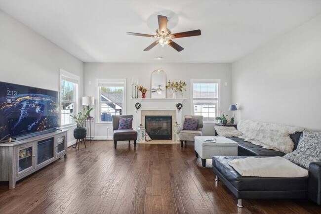 Building Photo - 9366 Alder Dr