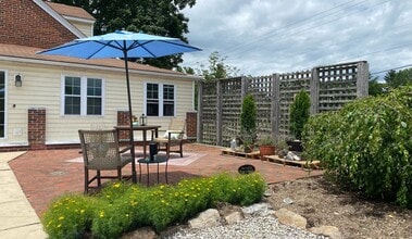 Building Photo - Avialable July 2026! 4 bedroom 2 bath hous...