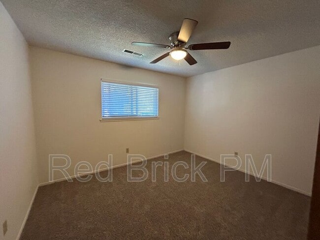 Building Photo - 3355 San Fernando Ct