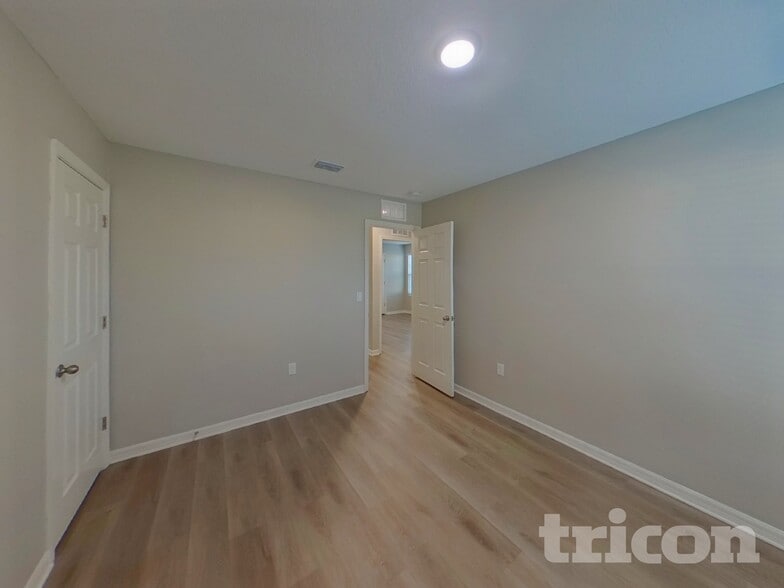 Building Photo - 5475 Summer Sunset Dr