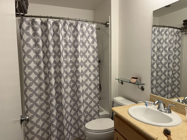 Building Photo - 117 Bayside Ct