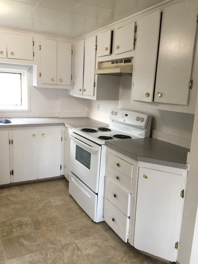 view of kitchen - 4404 Forrest Rd