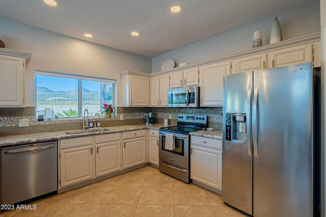 Building Photo - 10875 N 118th Way