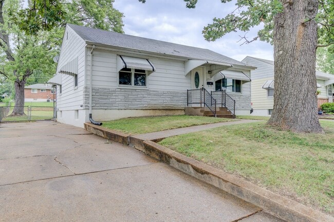Building Photo - Beautiful 2-Bed, 1-Bath House in Overland ...