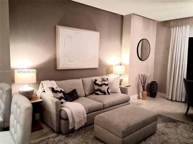 Building Photo - 2641 N Flamingo Rd