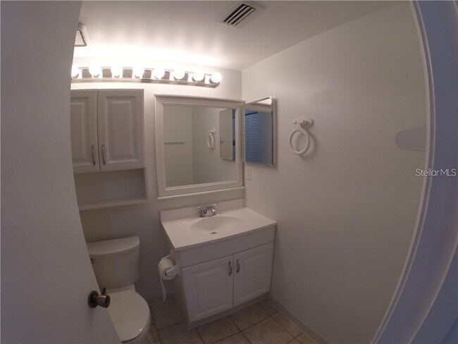 Building Photo - 1290 Pine Ridge Cir E