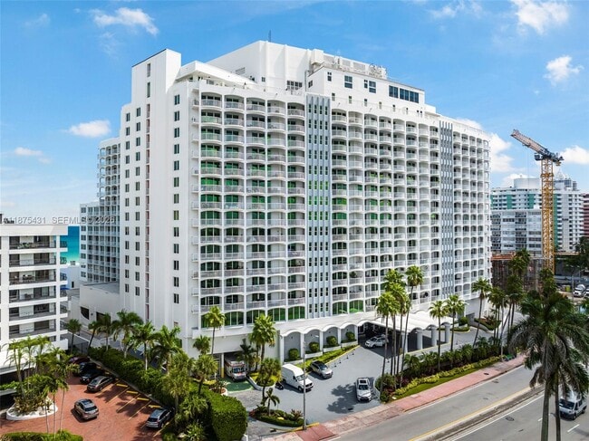 Building Photo - 5401 Collins Ave