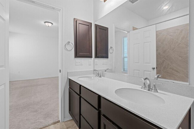 Building Photo - 4720 Pell Rd