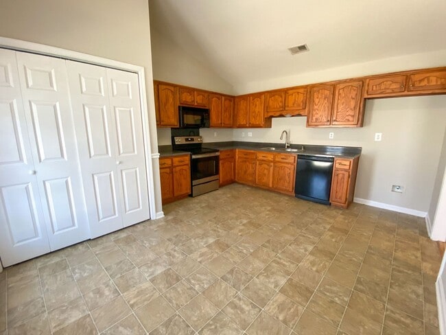 Building Photo - 3 bed, 2 bath in Hernando