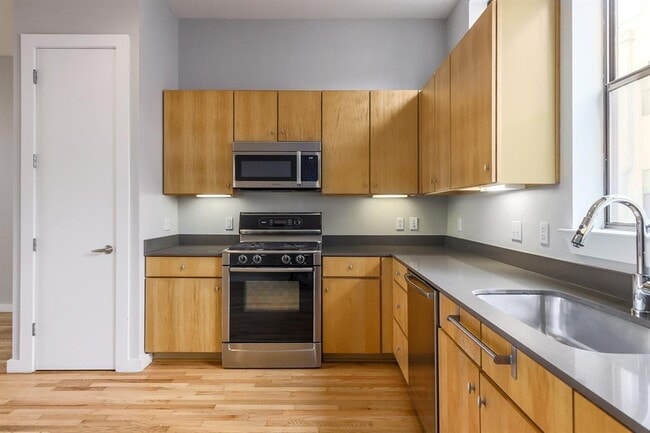 Building Photo - 6000 S Congress Ave