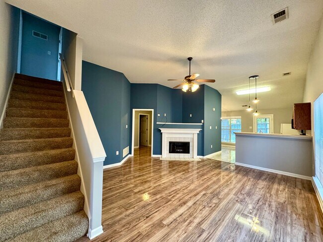 Building Photo - 639 Burton Ln