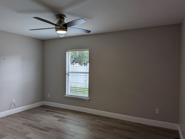 Building Photo - 5/3 Single Family Home at East Lake Cove i...