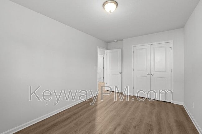 Building Photo - 1301 Newbern Dr