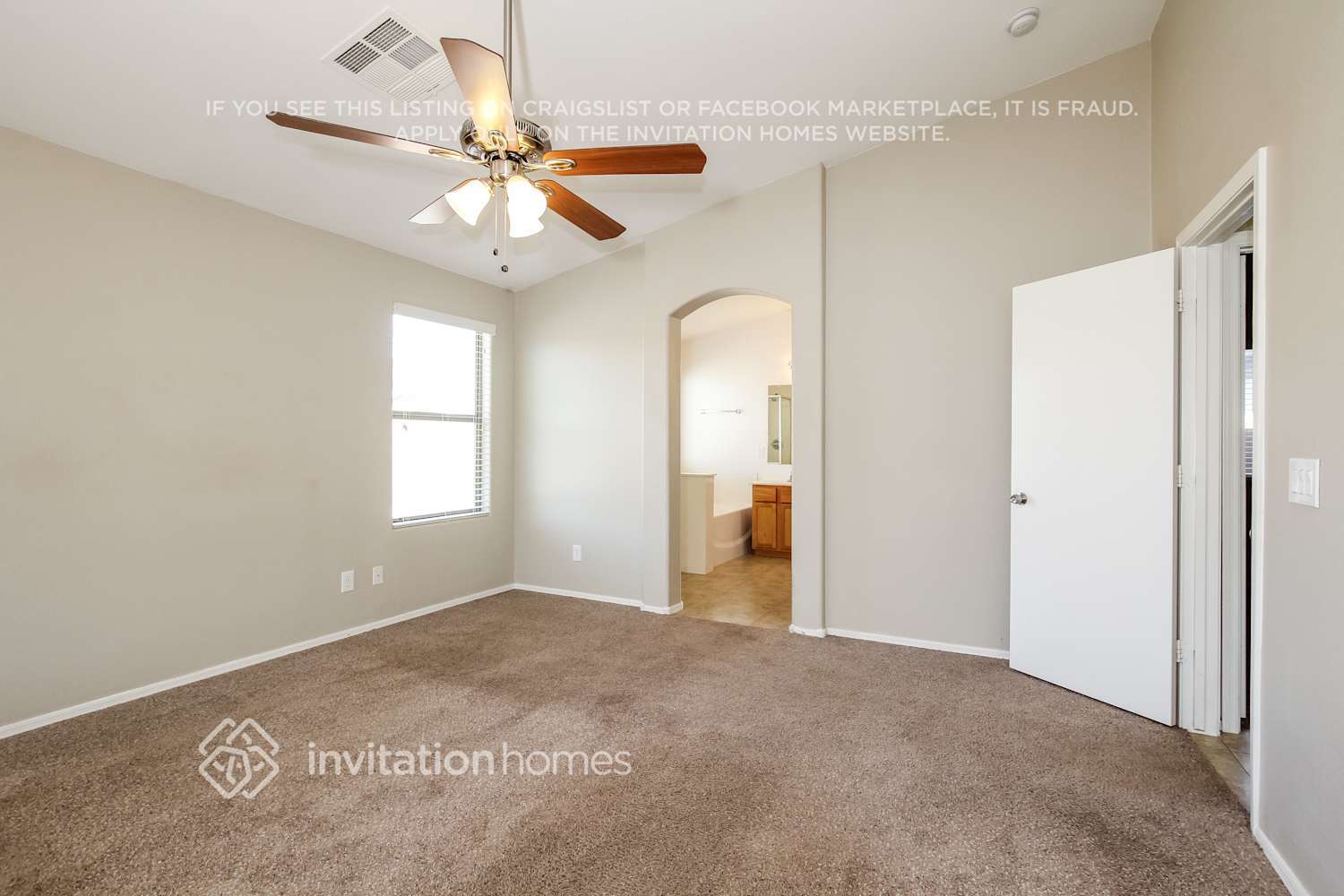 Building Photo - 2628 W Tamarisk Ave