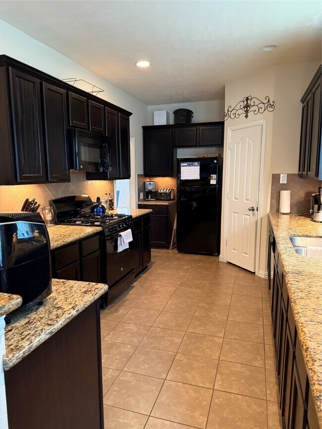 Building Photo - 8315 Quest Ct