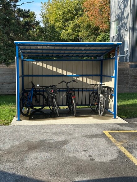 Building Photo - 180 N Winooski Ave