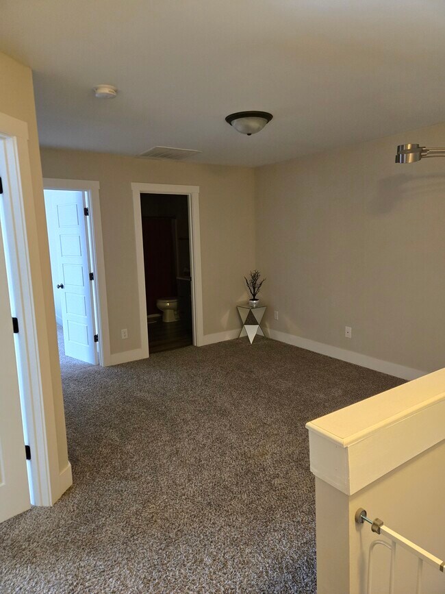 Building Photo - 506 Sudbury Dr