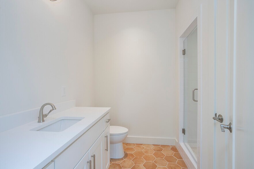 Building Photo - 230 Lanier Dr