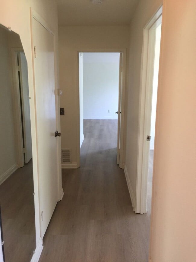 Building Photo - La Mesa 3 BR / 2.5 BA 2,152 SQFT "Stunning...