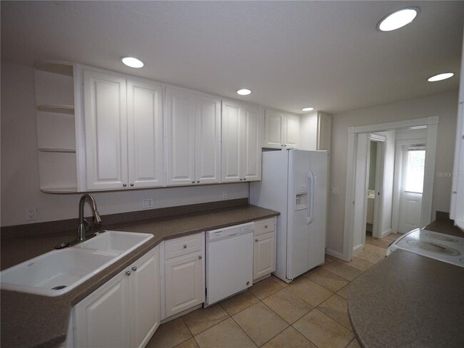 Building Photo - 1553 Napoli Dr W