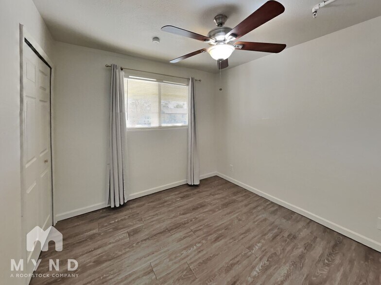 Building Photo - 1426 W 7th Ave