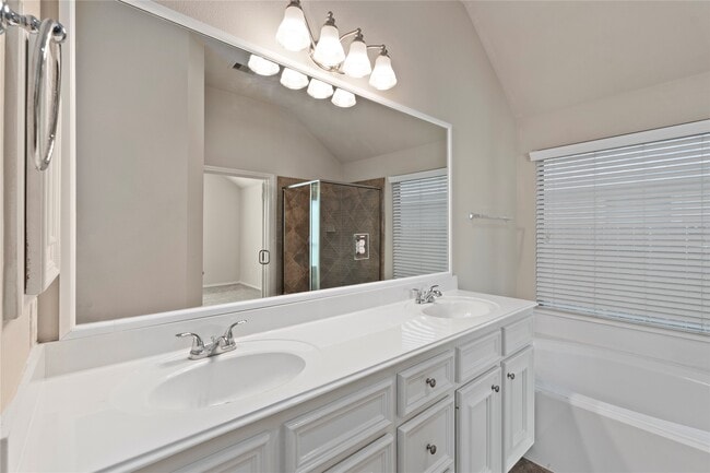 Building Photo - 4423 Long Creek Dr