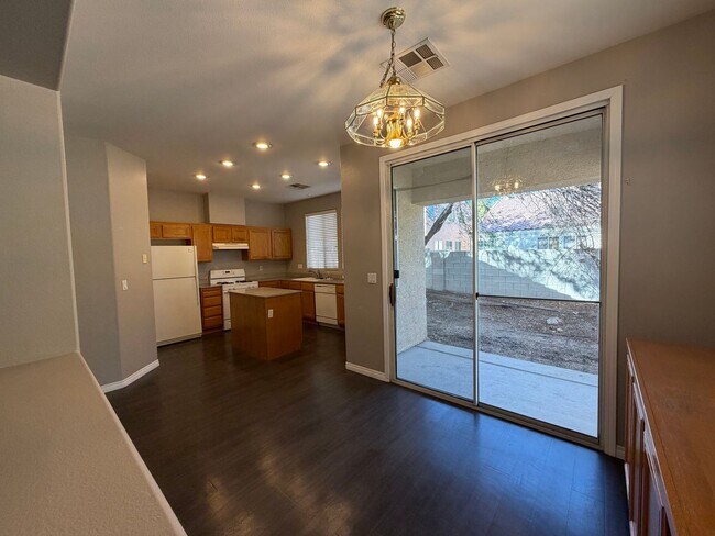 Building Photo - Beautiful 3 Bedroom 2 Bath Single Story Three Bedroom in Spring Mountain Ranch!