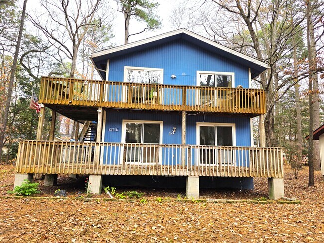 Primary Photo - 13 Sailors Way