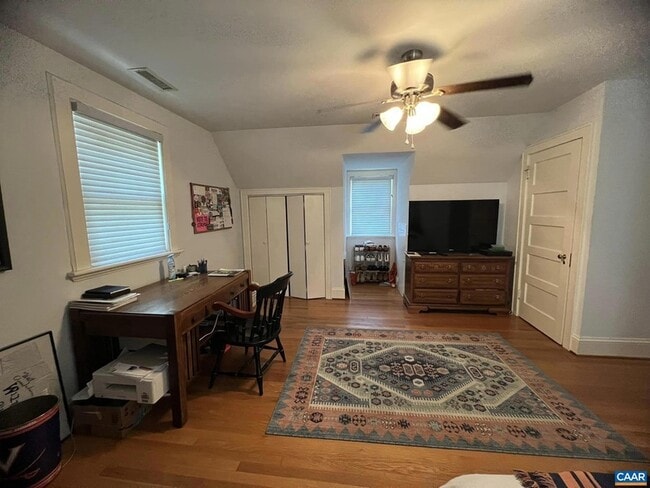 Building Photo - 1814 Rugby Pl