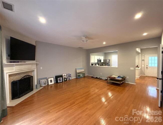 Building Photo - 6941 Rothchild Dr