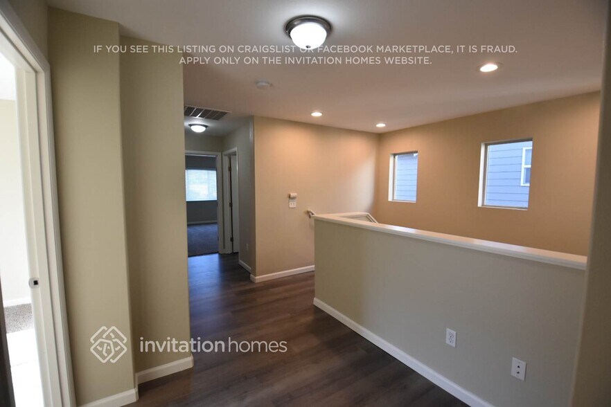Building Photo - 19124 18th Ave Ct E