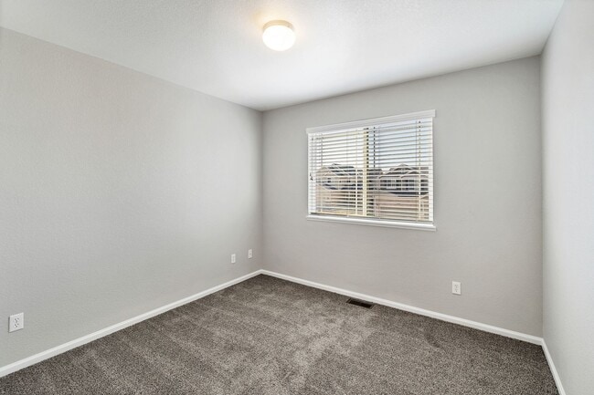 Building Photo - Beautiful 2 Story Home!
