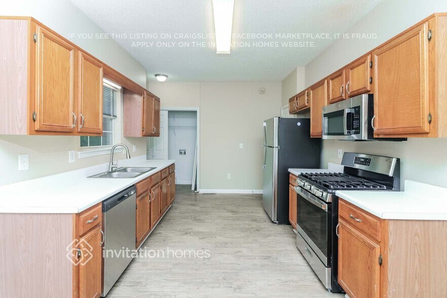 Building Photo - 4237 Sturbridge Dr